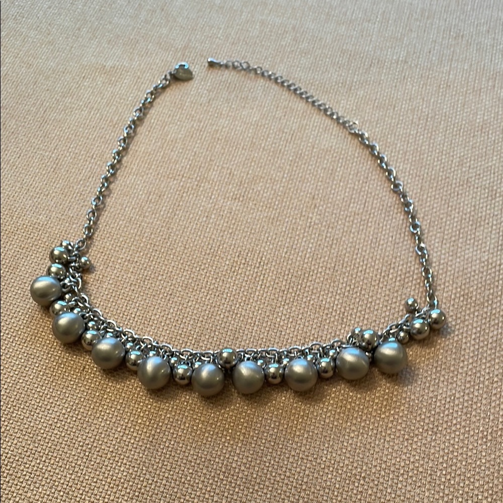 Elegant Silver Necklace with Lustrous Pearls